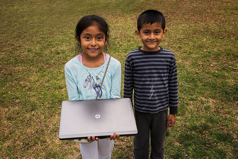 computers-2-kids-san-diego-children-receive-laptops-digital-divide